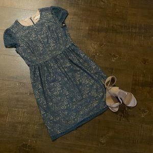 Gorgeous Loft lace dress with cap sleeves